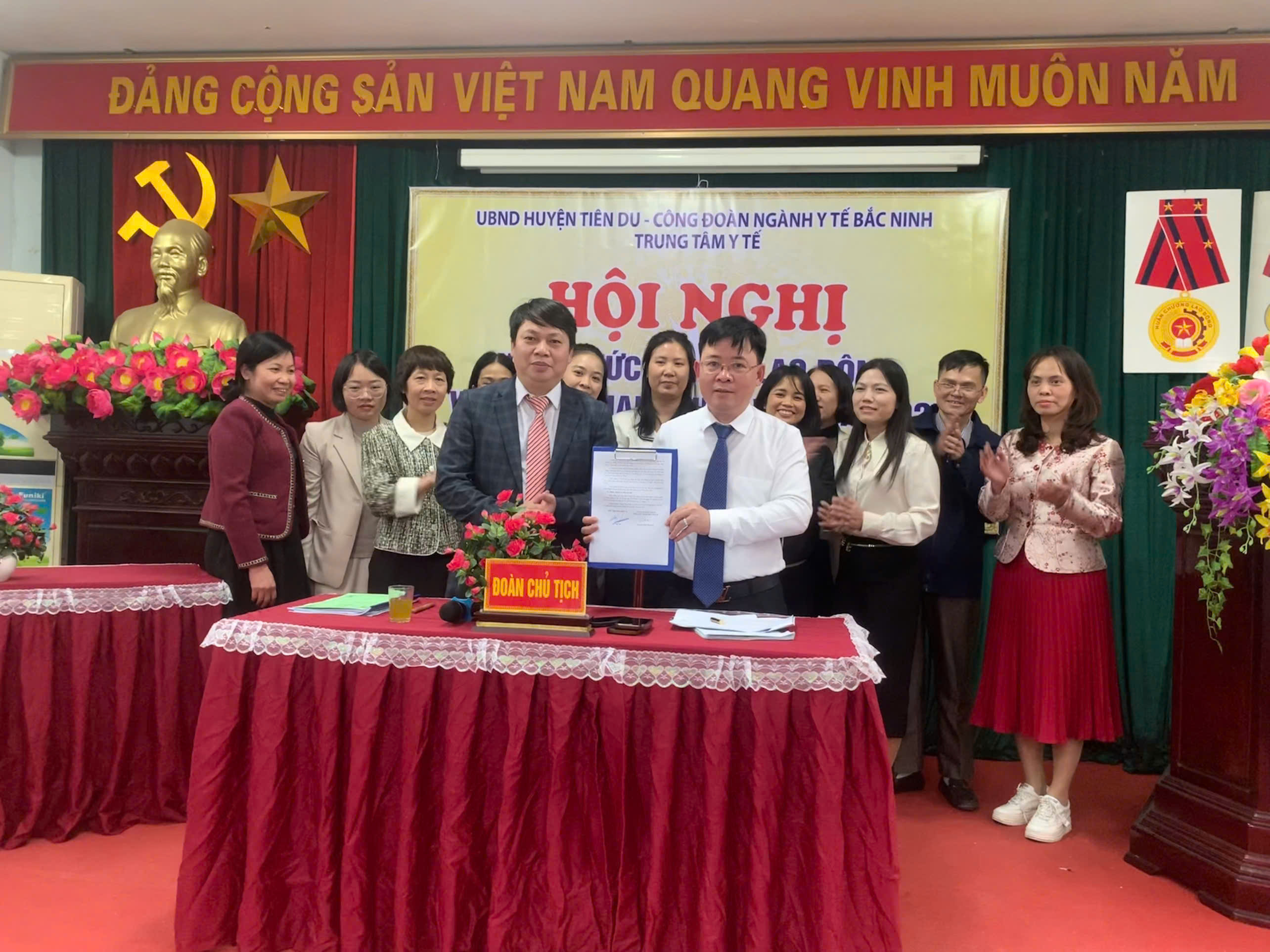 Trung tâm Y tế huyện Tiên Du tổ chức Hội nghị viên chức, người lao động  và triển khai nhiệm vụ năm 2025